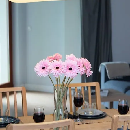 Apartment Neptun Park Spacious 3-bedroom By Renters