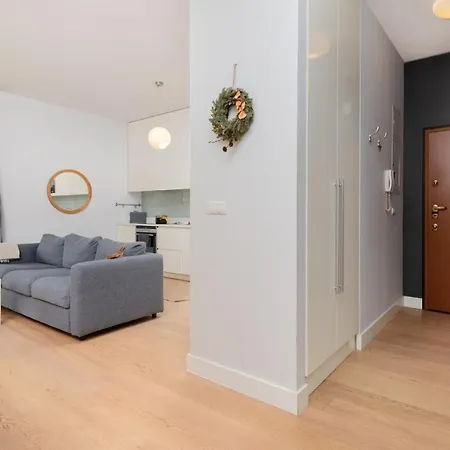 Neptun Park Spacious 3-bedroom By Renters Apartment
