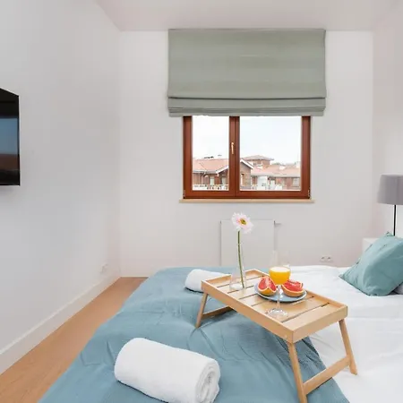 Neptun Park Spacious 3-bedroom By Renters * Gdansk